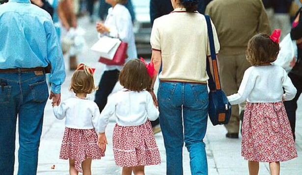 Apoyo económico en Madrid a las familias con nacimientos múltiples.