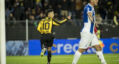 Leonardo Fernández celebra su golazo para Peñarol ante Juventud por el Torneo Clausura