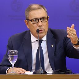 El ministro de Economía Gabriel Oddone en la conferencia de prensa