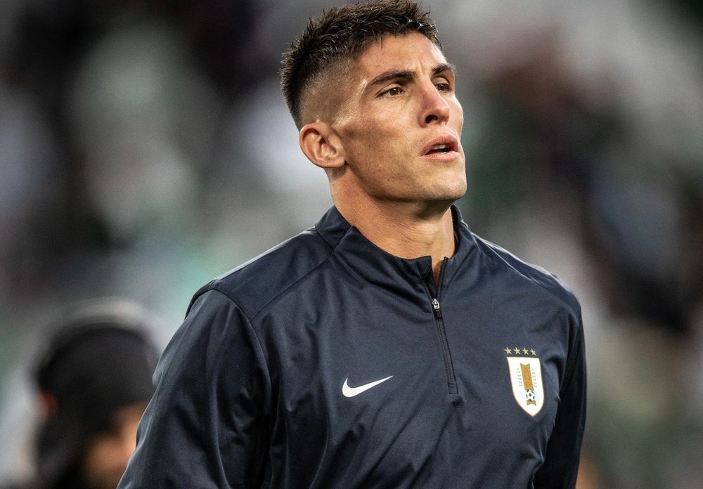Sergio Rochet en el calentamiento antes del partido con Argelia