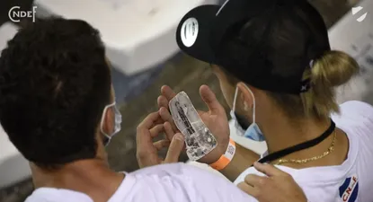 El Observador | vecino-con-san-cono.webp