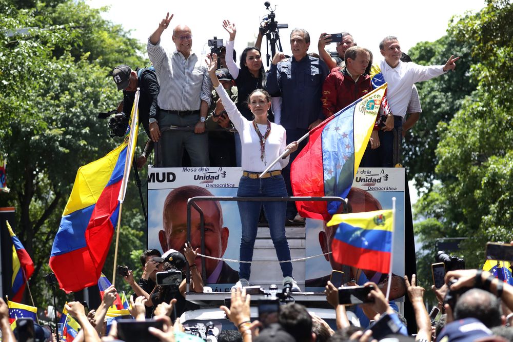 La opositora venezolana María Corina Machado en una marcha por Caracas contra la reelección de Maduro, el 3 de agosto.