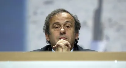 Platini aferrado al sillón