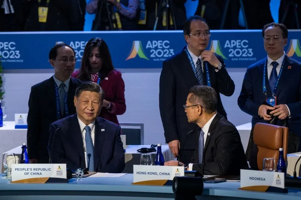Los presidentes de Indonesia, Yoko Widodo, y de China, Xi Jinping, en la reunión de San Francisco.