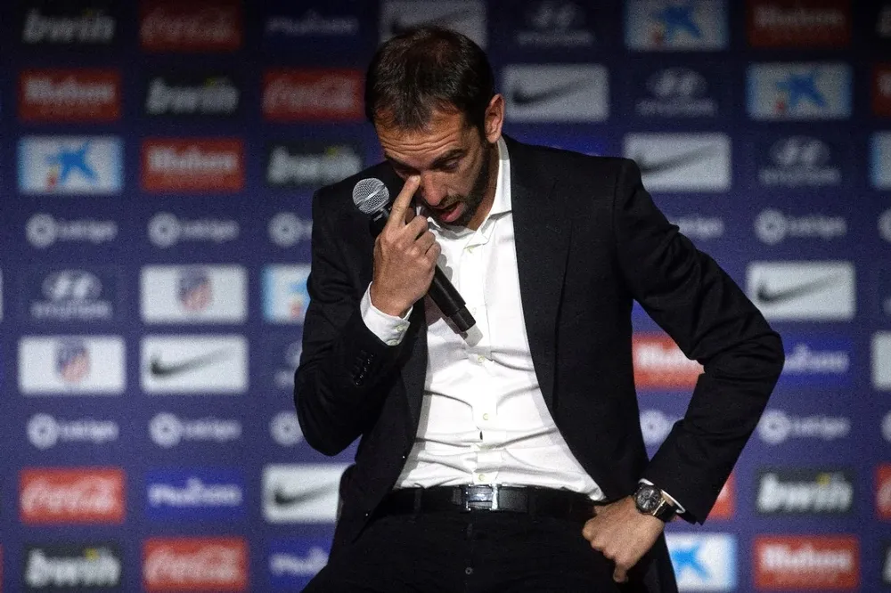 Godín se quebró al anunciar su despedida