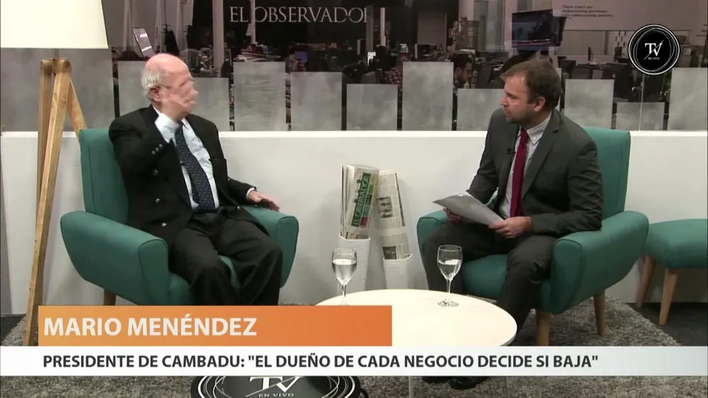 Nosotros no podemos decir que vamos a bajar. El dueño de cada negocio es el que puede decir que va a bajar, dijo el presidente del Centro de Almaceneros Minoristas, Baristas, Autoservicistas y Afines del Uruguay (Cambadu), Mario Menéndez.El directivo afirmó que el acuerdo de precios a 60 días no se aplica en el pequeño comercio y queda a criterio de cada empresario.No puedo manejar el dinero de 3.000 y pico de socios que tiene Cambadu. ¿Por qué tengo que bajar? Ellos son grandes para manejar su negocio, afirmó.El consejo que siempre le da a sus afiliados, contó Menéndez, es que cuando las cosas suben, ustedes suban.