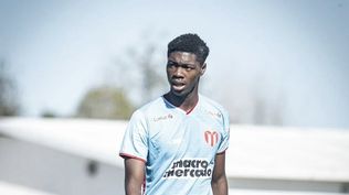 Ahmed Njankouo, zaguero de River Plate convocado a la selección de Uruguay sub 20