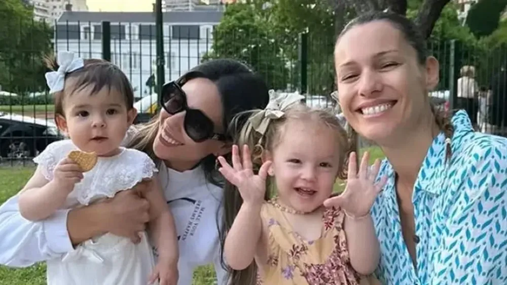 Pampita y Barby Francos en el comedor de Barrientos