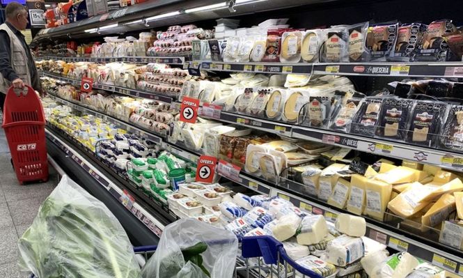 La ANMAT prohibió una marca de queso cremoso y ordenó el retiro urgente de todas las góndolas, ¿cómo reconocerlo?