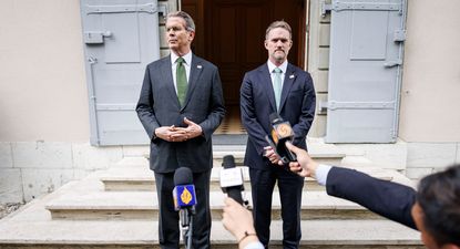 El secretario del Tesoro Scott Bessent y el representante comercial de EEUU Jamieson Greer, tras las conversaciones con altos funcionarios chinos sobre aranceles en Ginebra. &nbsp;