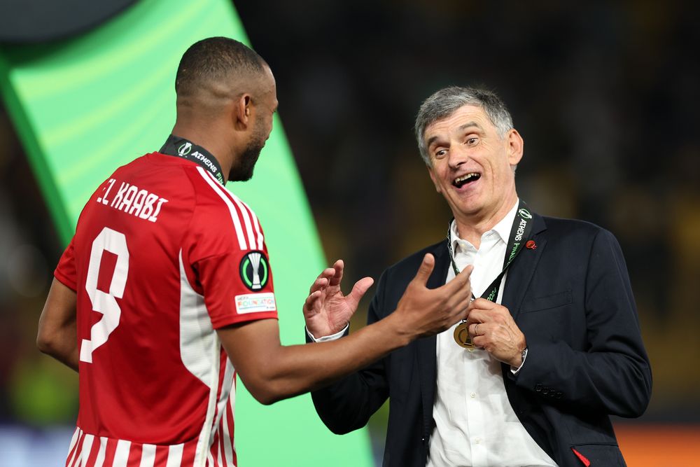 El Olympiacos hace historia con Mendilibar.