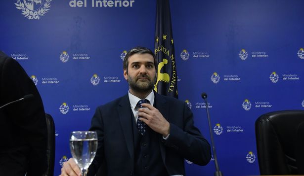 Con homicidios en una meseta y rapiñas y hurtos a la baja, ministro del Interior defiende enfoque dual