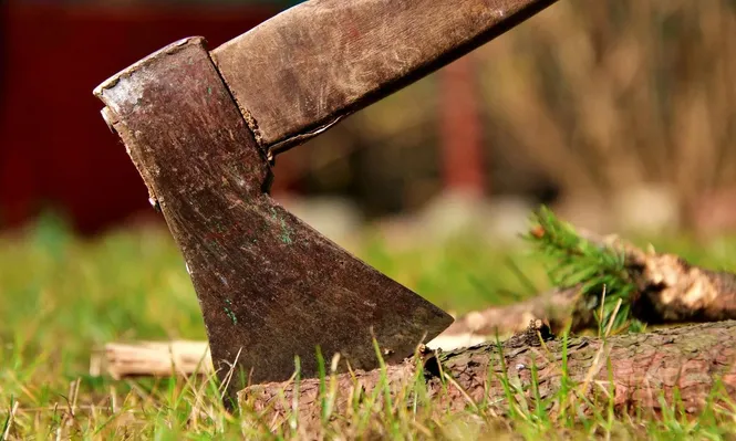 Foto de archivo de un hacha