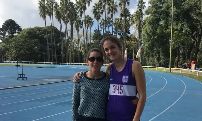 Laura González y Sofía Bausero tras batir el récord