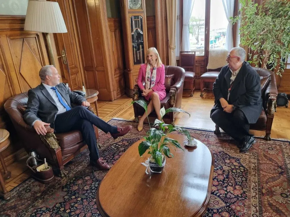 La foto del encuentro que compartió Argimón en su Twitter