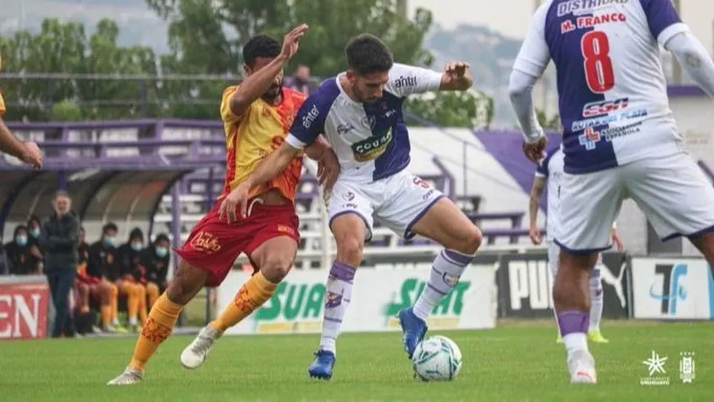 Fénix recibe a Villa Española en el Capurro