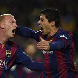 Jérémy Mathieu se abraza con Luis Suárez en su pasaje por Barcelona Jérémy Mathieu se abraza con Luis Suárez en su pasaje por Barcelona
