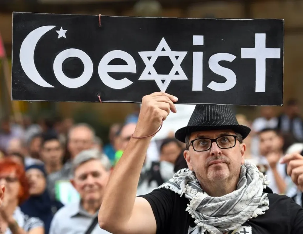 Manifestantes pro palestinos protestan contra la visita a Australia del primer ministro israelí, Benjamin Netanyahu