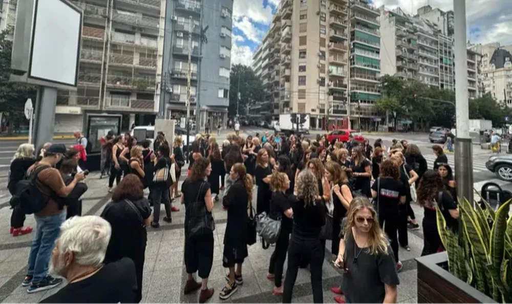 Actos en CABA para denunciar abusos sexuales contra las mujeres cometidos por Hamas
