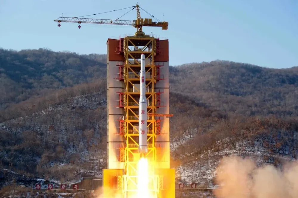 Imagen del misil lanzado por Corea del Norte, en una imagen distribuida por la agencia KCNA.