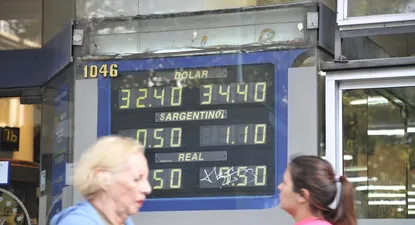 Tras el récord, el dólar escaló a $ 34,45 este jueves