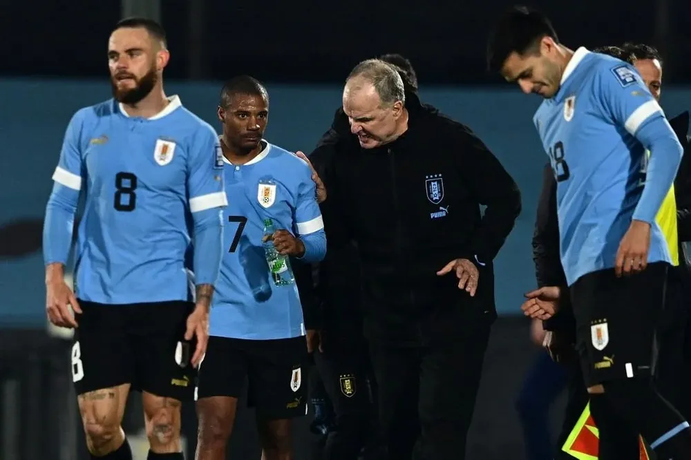 Bielsa con Nández, De La Cruz y Maxi Gómez