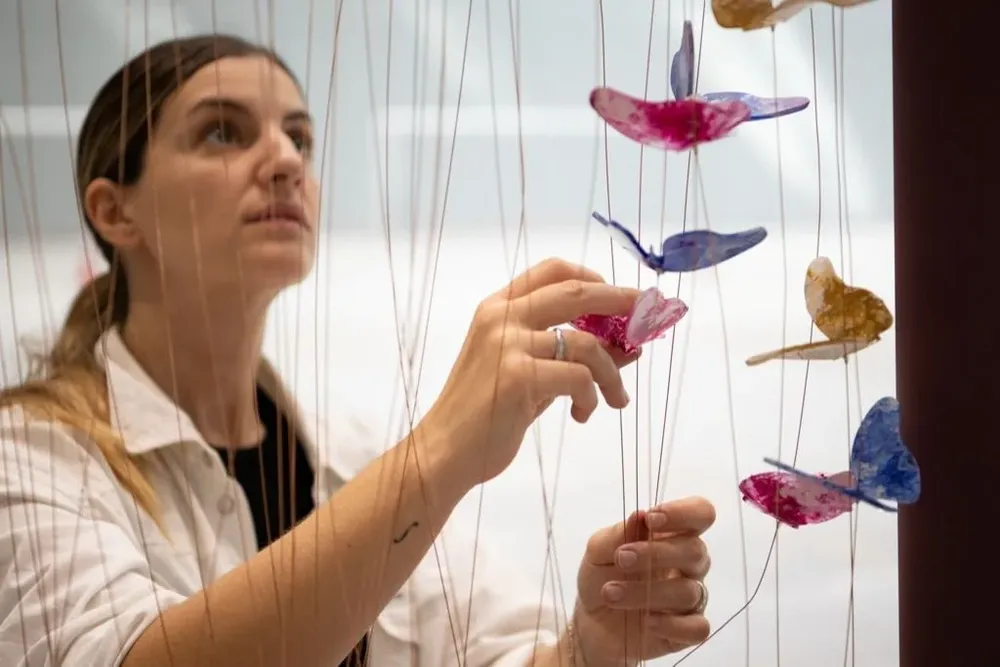 The Shine Of Transformation, Josefina De León