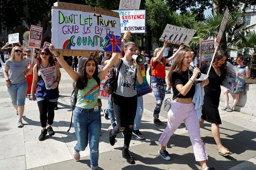 Algunos manifestantes expresaron su enojo ante las políticas de EE.UU. implementadas por Trump.