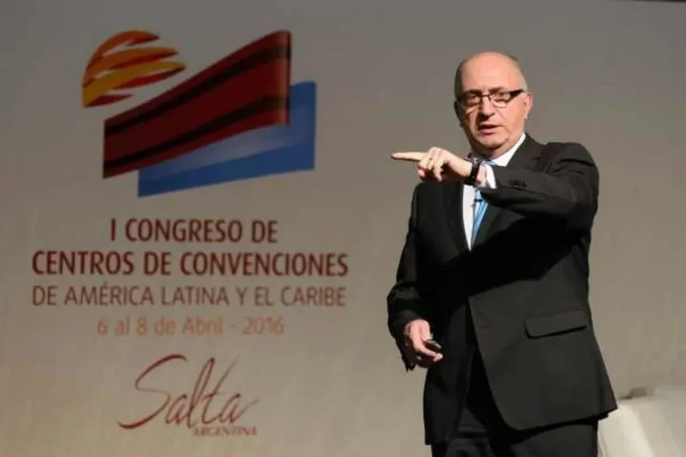 Arnaldo Nardone en el primer Congreso de Centro de Convenciones en Salta (Argentina)