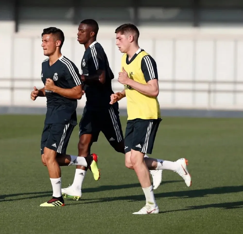 Valverde en el entrenamiento de Real Madrid este lunes