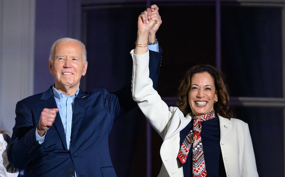 Joe Biden estuvo acompañada por la vicepresidente Kamala Harris durante los festejos del 4 de julio. (AFP).