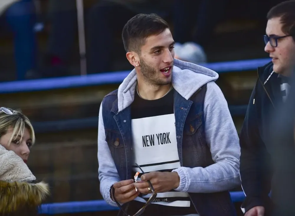 Tras el título de campeón en Argentina, con Boca Jrs, Rodrigo Bentancur fue a ver Liverpool ante Peñarol.