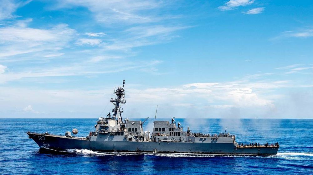 Varios buques de guerra de Estados Unidos siguieron a la flota rusa