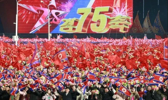 En imágenes: las espectaculares celebraciones en Corea del Norte por el 75º aniversario del país