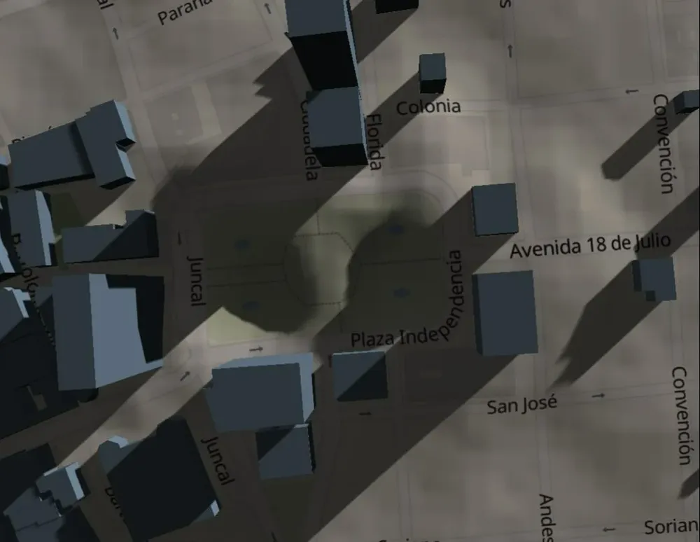 Una vista de hacia dónde da el Sol a las 9.23 de la mañana del 17 de junio en la Plaza Independencia.