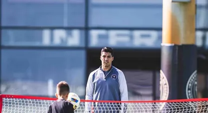 Luis Suárez y su hijo menor, Lautaro, en el complejo de entrenamientos de Inter Miami