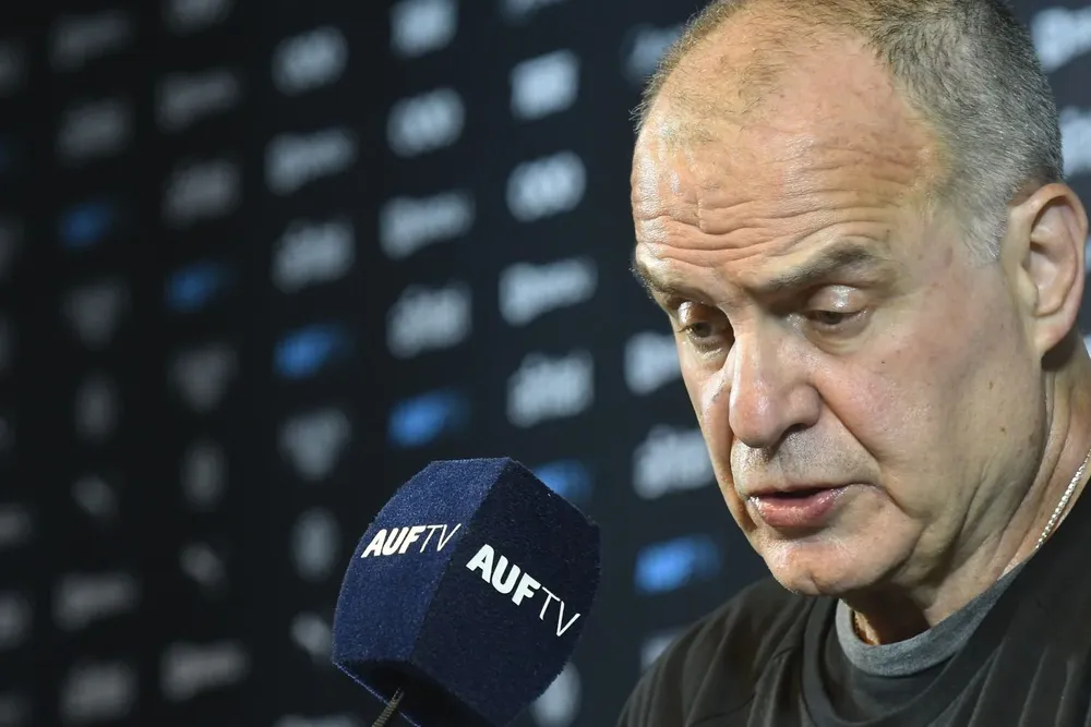 Bielsa habló en conferencia