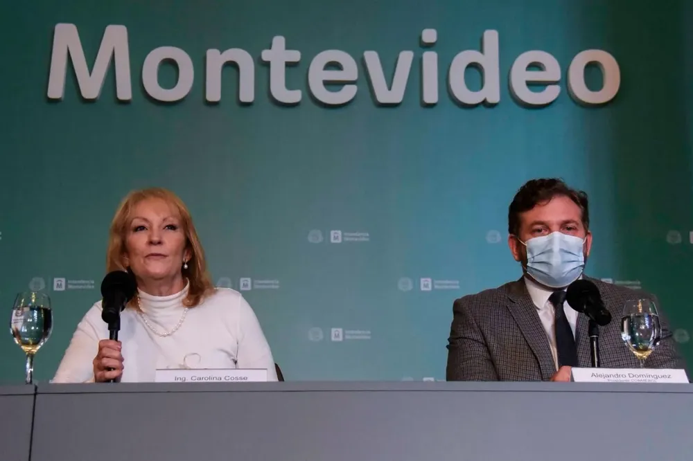 Recibimiento de la intendenta de Montevideo Carolina Cosse al presidente de Conmebol Alejandro Domínguez