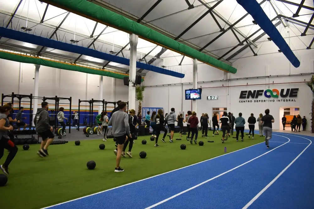 La pista de atletismo indoor es todo un diferencial.