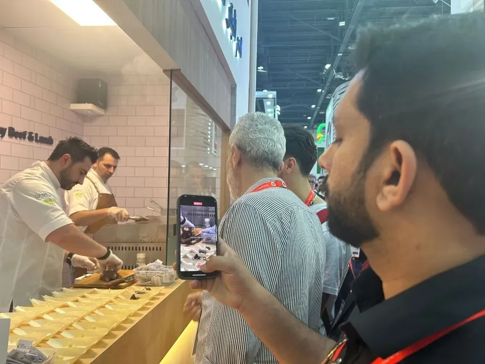 Stand del INAC en la feria en Dubai.