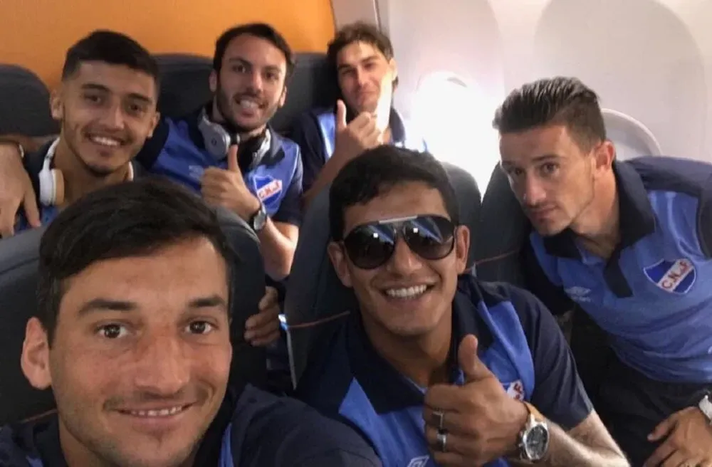 Jugadores de Nacional en la salida a Brasil