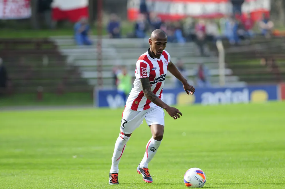 Ángel Rodríguez, mejor volante de contención