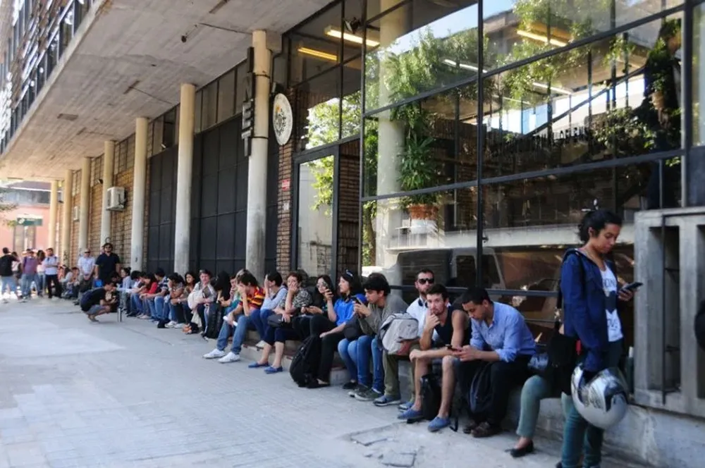 Cola para inscribirse en 2014