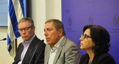 Martín Vallcorba, Gabriel Oddone y Bibiana Lanzilotta durante la conferencia de resultados.