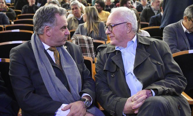 Renuncie canciller, ahórrele la vergüenza al presidente: tras marcha atrás del gobierno por pasaportes, la oposición salió al cruce