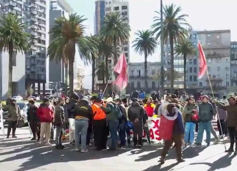 Protesta del Suntma frente a la Torre Ejecutiva