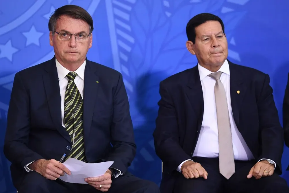 El presidente de Brasil, Jair Bolsonaro, y su vicepresidente, Hamilton Mourão