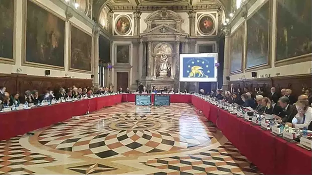 La Comisión Europea para la Democracia a través del Derecho tiene sede en Venecia