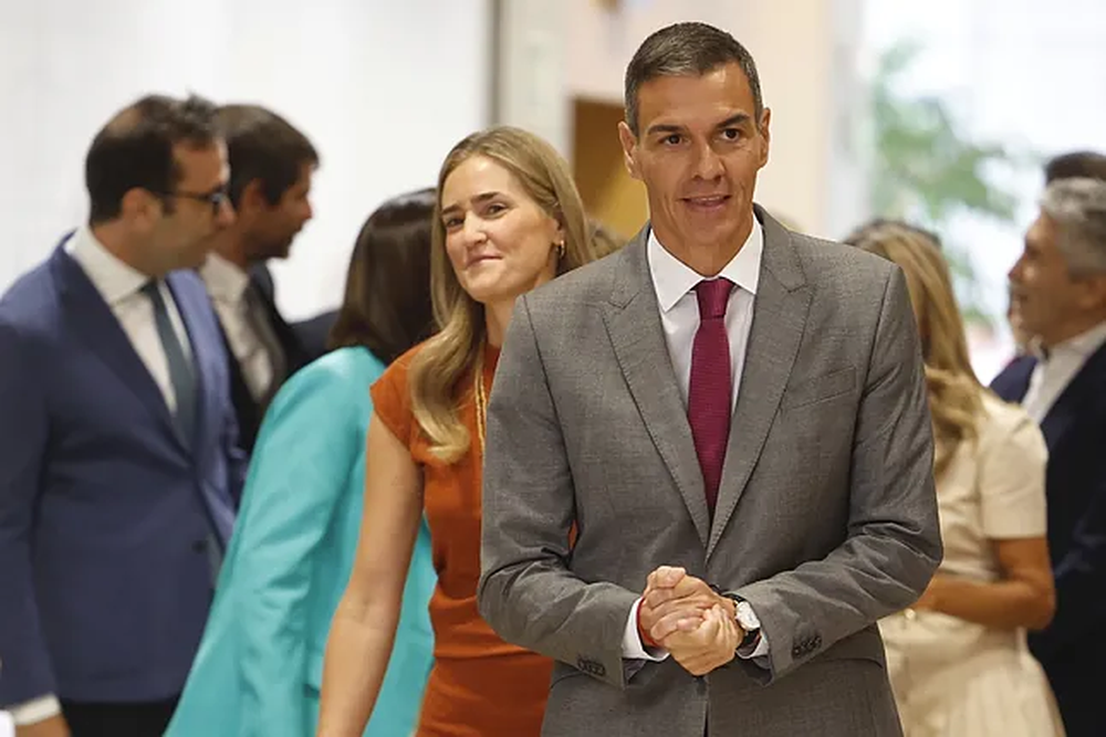 Pedro Sánchez con la ministra Sara Aagesen
