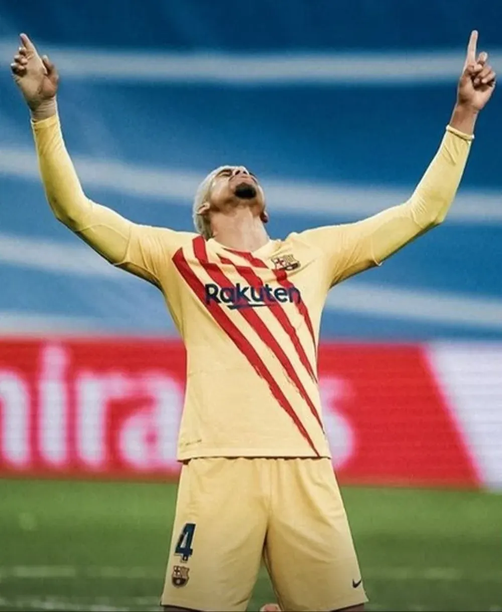 Ronald Araujo celebra el triunfo ante Real Madrid en el Bernabéu